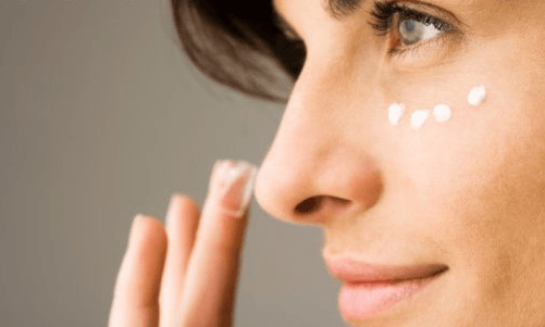 cream under eye concealer beauty tips sixdifferentways.com