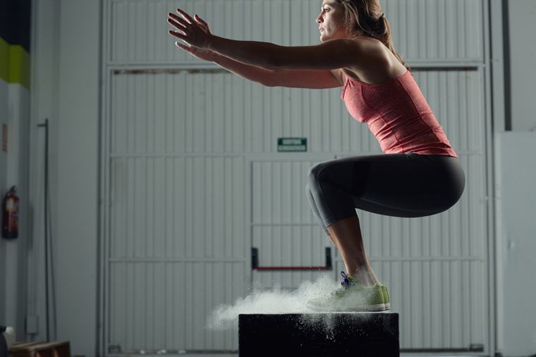 Box jumps, el ejercicio de crossfit que todo el mundo debería hacer