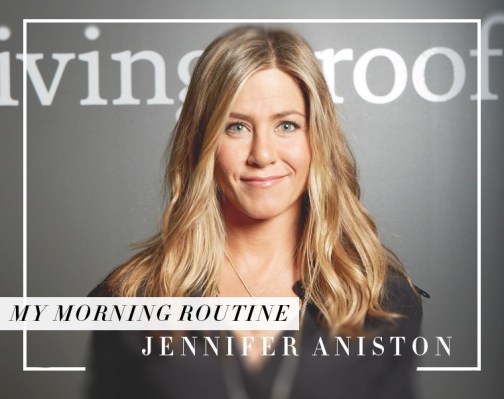 Jennifer Aniston Swears This Smoothie-Boosting Powder Makes Her Skin Glow