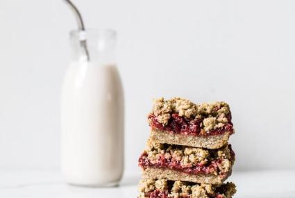 The Gluten-Free Breakfast Bars That Keep Oh She Glows’ Angela Liddon Fueled All Week