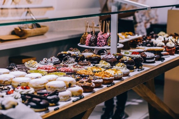 A New Study May Have Uncovered the Secret to Actually Controlling Your Cravings