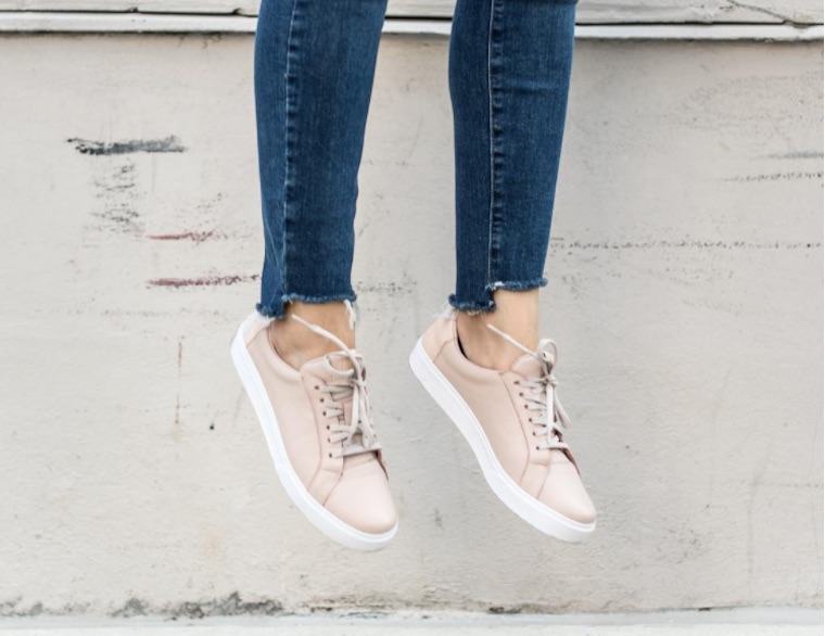 tan sneakers outfit