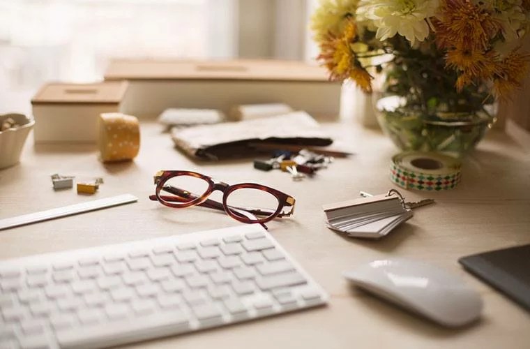 7 Desk Essentials Every Successful Women Has