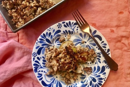 The Insanely Delicious Gluten-Free Crumble That Doubles As Breakfast and Dessert