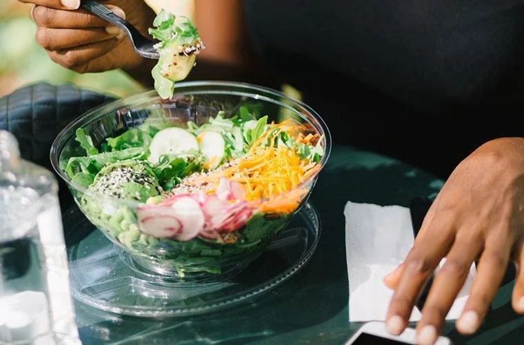 Do Prepackaged Salad Greens Lose Their Nutrients? - The New York Times