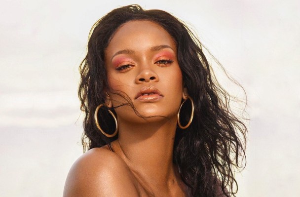The Over-Looked—and Game-Changing—Spot Rihanna Always Applies Highlighter