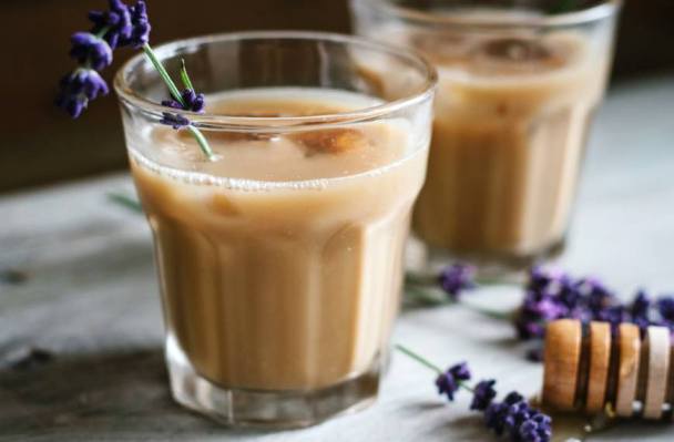 Burnt Out on Cold Brew? This Adaptogenic Mushroom Chai Latte Is a Benefits-Packed Alternative
