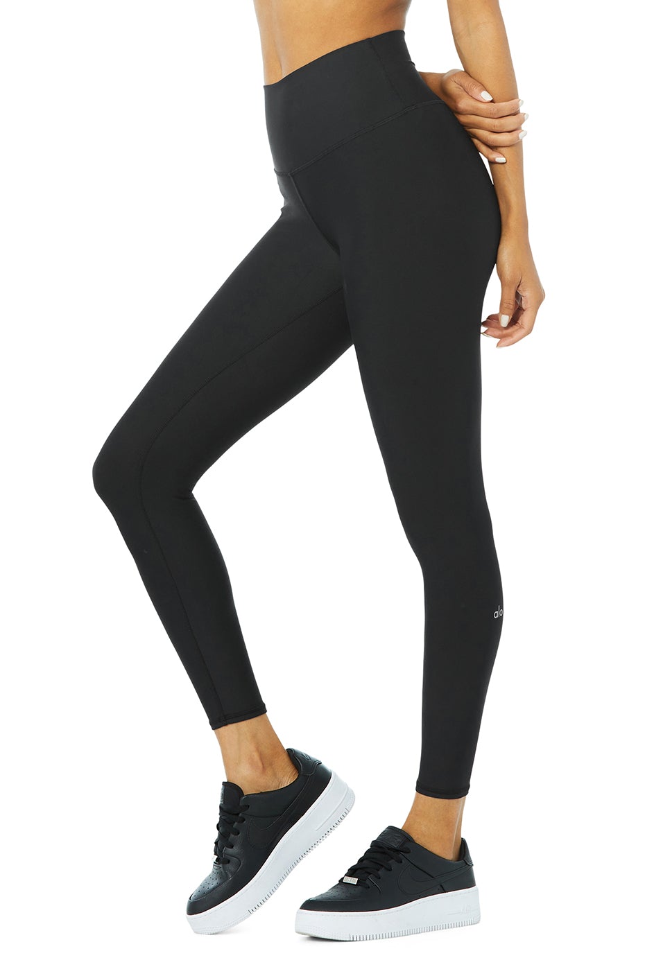 Stay warm and stylish with these trendy yoga pants