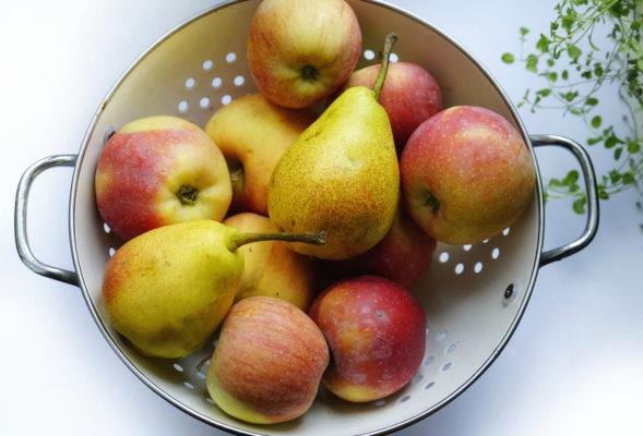 6 pear benefits for your health, from fiber to ...