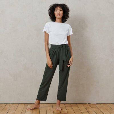 11 Minimalist Clothing Brands for Effortlessly Chic Outfits | Well+Good