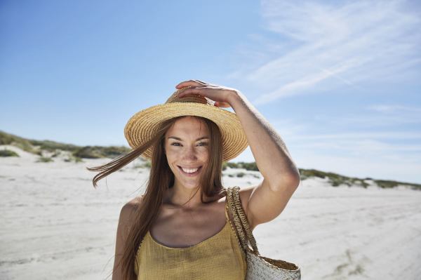 Powder Sunscreen Is SPF in Incognito Mode—and It’ll Cut Down on Shine Too