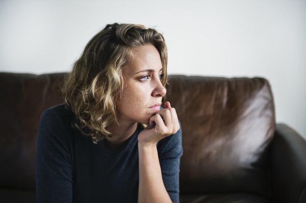 A Therapist’s 6 Red Flags That You’re Over-Committing Yourself to Others