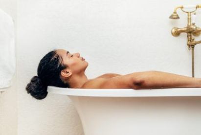 Things To Put in Your Bath: 15 Options for Soft Skin and Relaxation