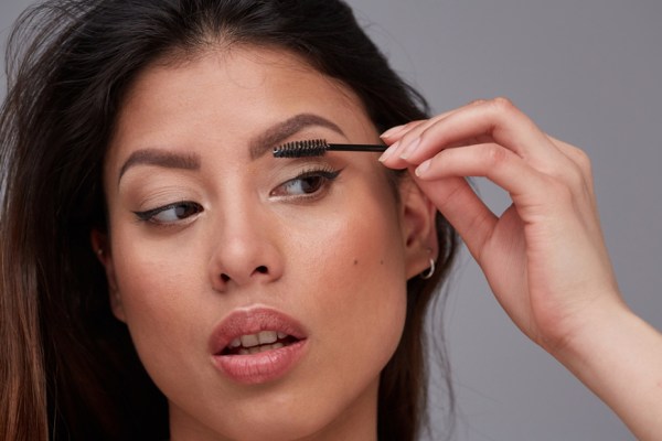 This Is the Most-Commented on Brows Thread on Reddit—Here’s How to Replicate the Look