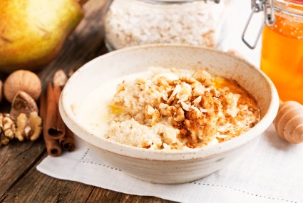 This Delicious Recipe Turns Leftover Sweet Potatoes Into a Fiber-Packed Oatmeal in Minutes