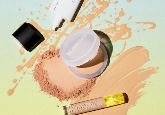 Kosas Just Dropped a Shine-Zapping Powder That Won’t Completely Flatten Your Skin
