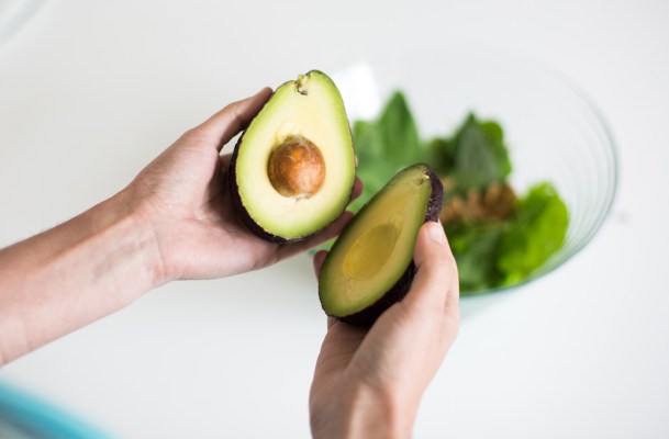 I’m a Chef, and This Is How To Pick a Perfectly Ripe Avocado Depending on...