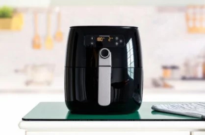 https://www.wellandgood.com/wp-content/uploads/2021/11/GettyImages-airfryer-black-friday-deals-CASEZY-425x285_418x276_true_70.webp