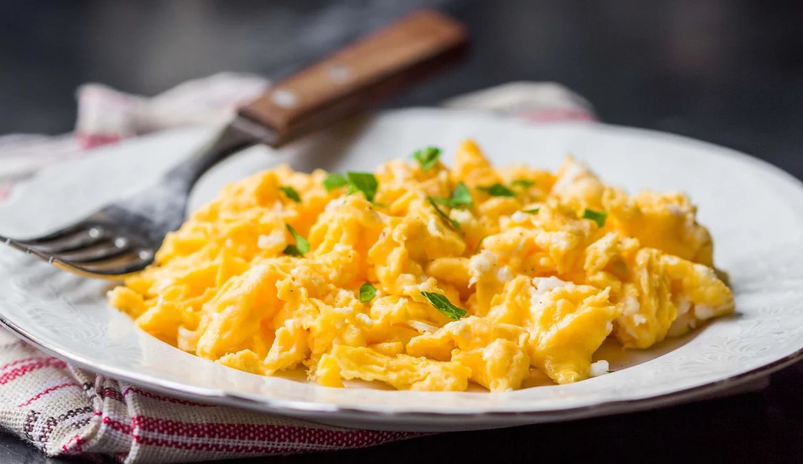 how to make scrambled eggs in an All-Clad pan 