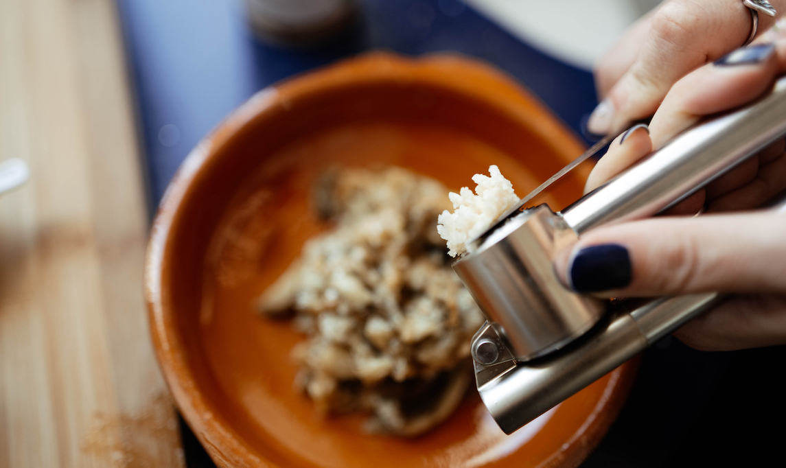GARLIC PRESS definition and meaning