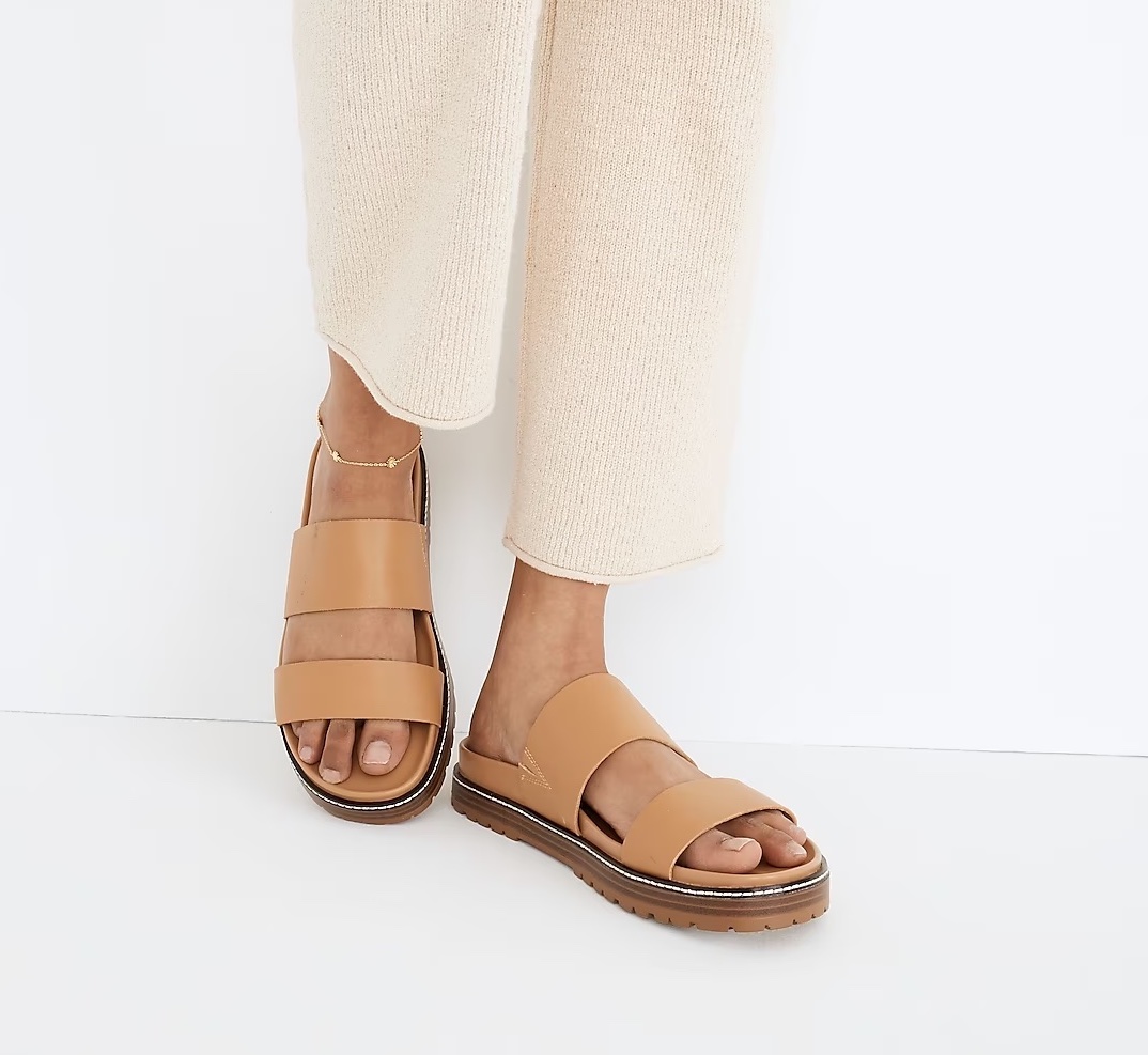 Adjustable Fit Sandal Wide Foot Narrow Foot Light Brown 