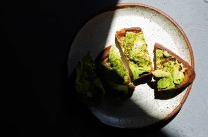 How To Keep Avocado From Turning Brown • The Wicked Noodle