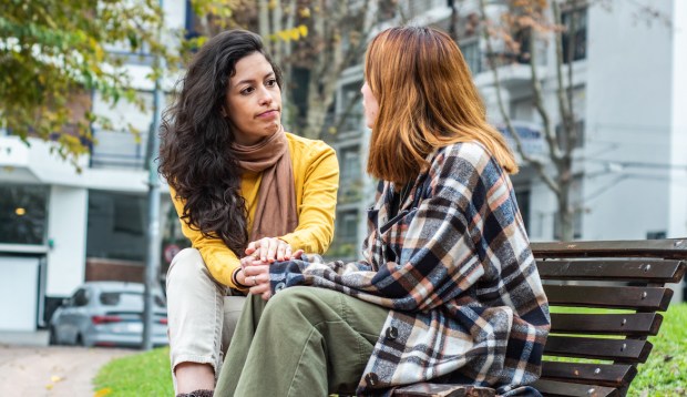 How to Transform a Friend's Emotional Dumping Into a Healthy Venting Session