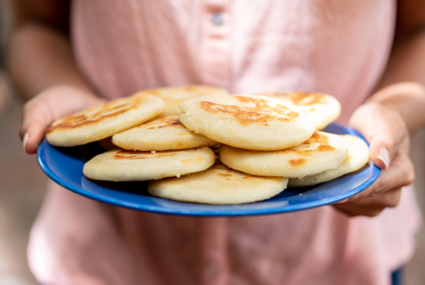 How to Make Venezuelan Arepas – Familia Kitchen