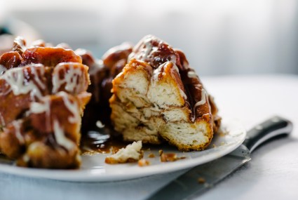 This High-Protein Coffee Skillet Monkey Bread Recipe Is the Coziest Breakfast We’ve Made All Year