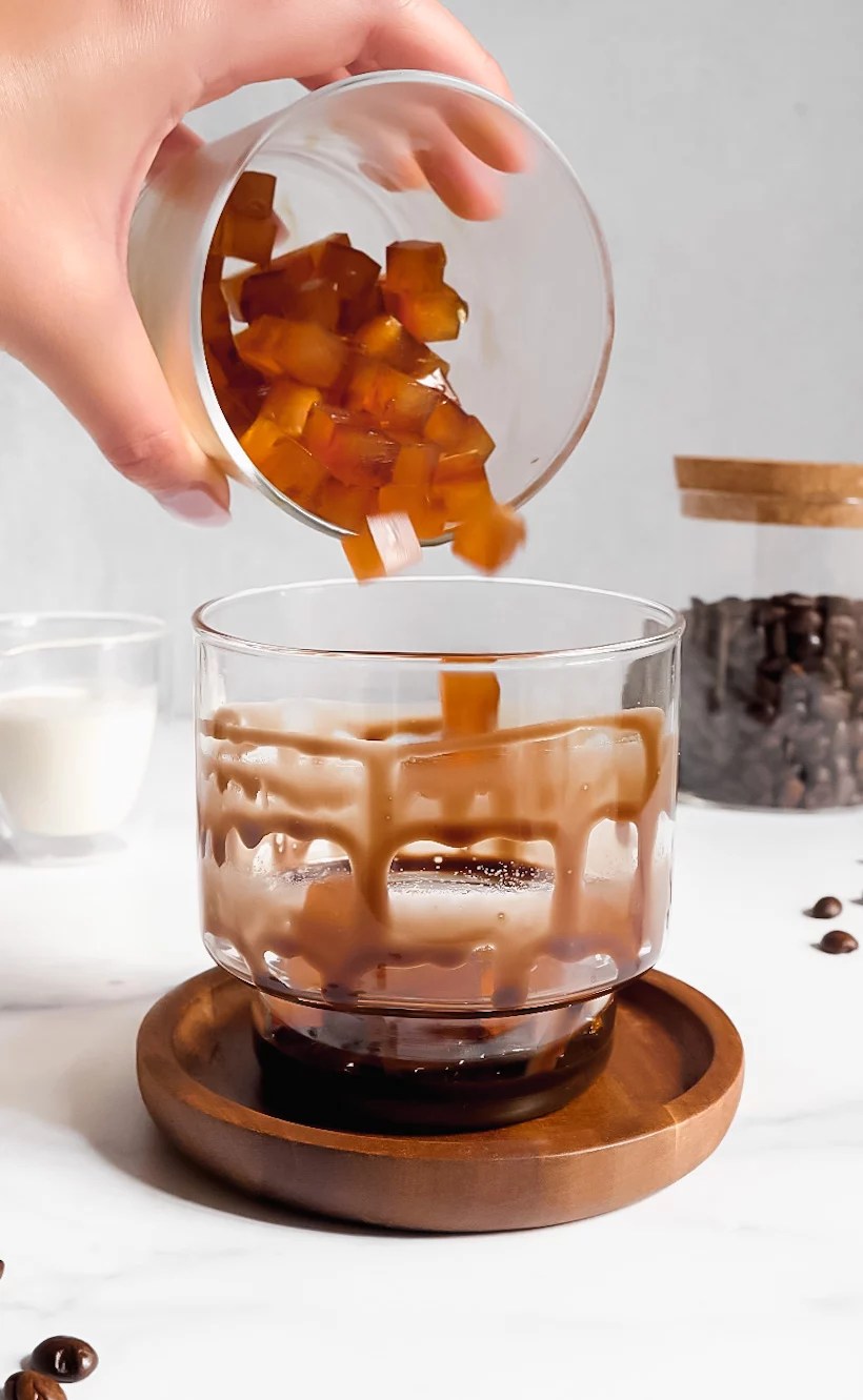 How to Keep Ice Coffee Rich To the Last Drop with No Dilution