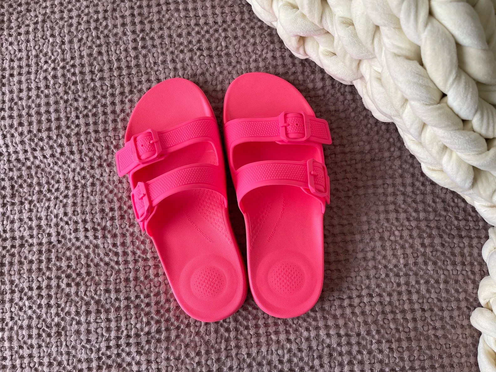 A Review of the FitFlop iQushion Two Bar Buckle Slides