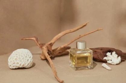 Mood Enhancing Scents: 7 Fragrances That Will Uplift Your Spirits