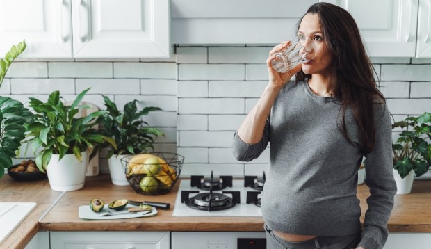 8 Reasons Why Your Mouth Is *Super* Dry While Pregnant—and How to Rehydrate Yourself ASAP