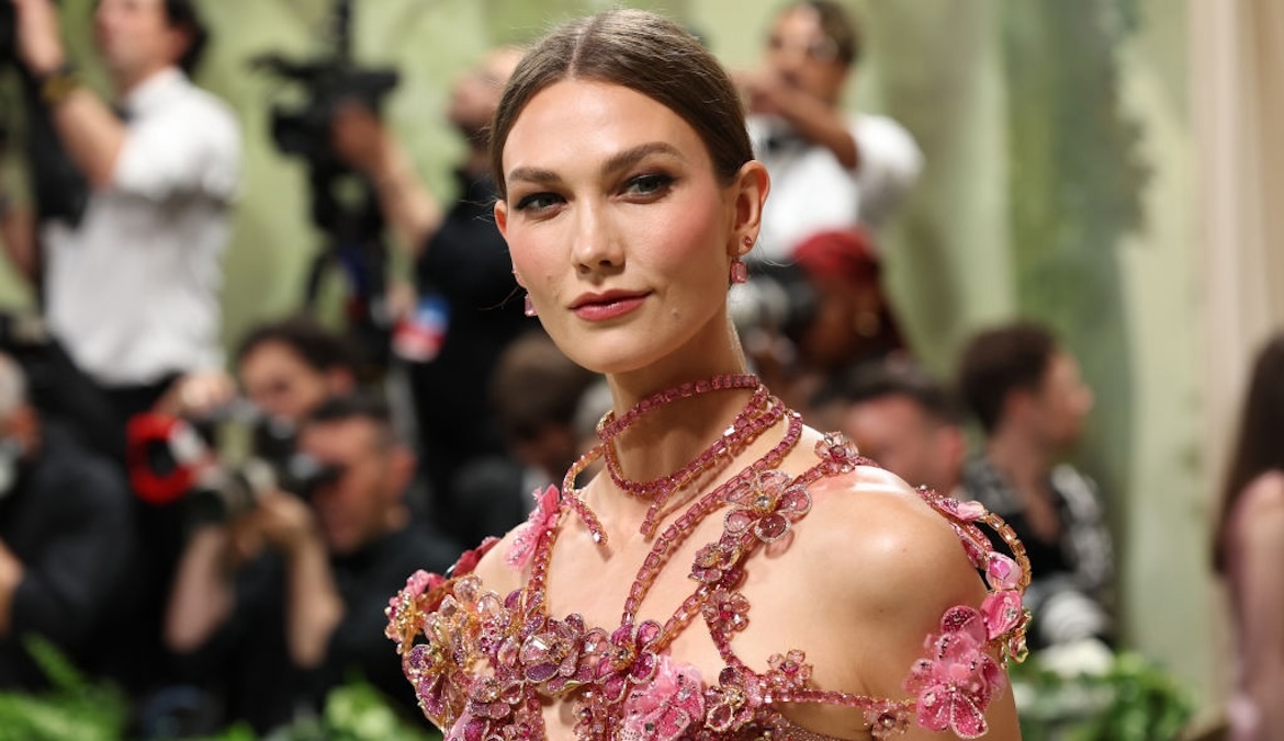 Karlie Kloss’ 3-Step Morning Routine That Keeps Her Energized as a Mom, Model, and Entrepreneur