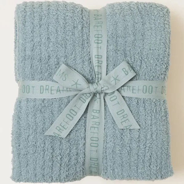 Barefoot dreams cozychic blanket