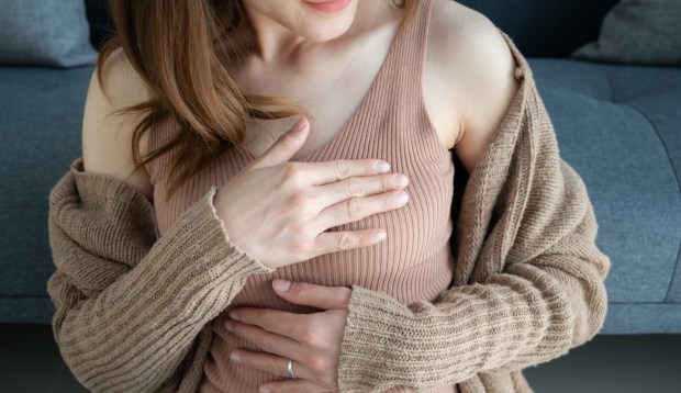 Feeling Pain Under Your Left Breast? Here's What Your Body's Trying to Tell You