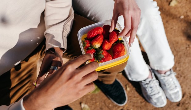 When Exactly Is It Time to Replace My Tupperware?