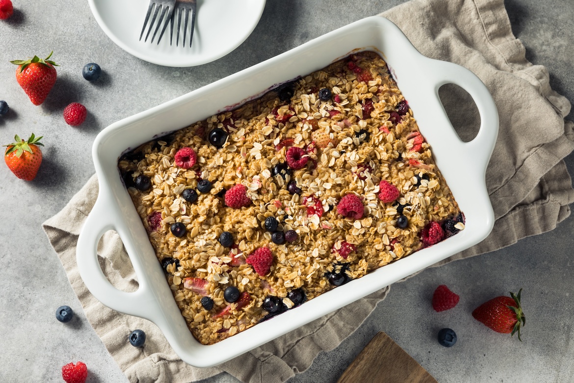 baked oats as example of high-protein breakfast meal prep idea