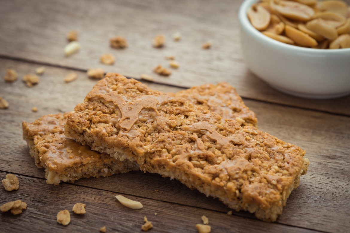 peanut butter protein bars as high-protein breakfast meal prep ideas