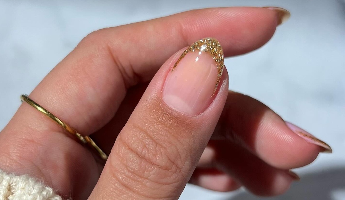 15 Shimmer Manicure Nail Designs That Are Perfect for End-of-Year Parties